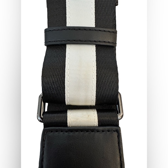 Henri Bendel New York West 57th Striped Cross Body Bag Black & White Unique! - Picture 10 of 16